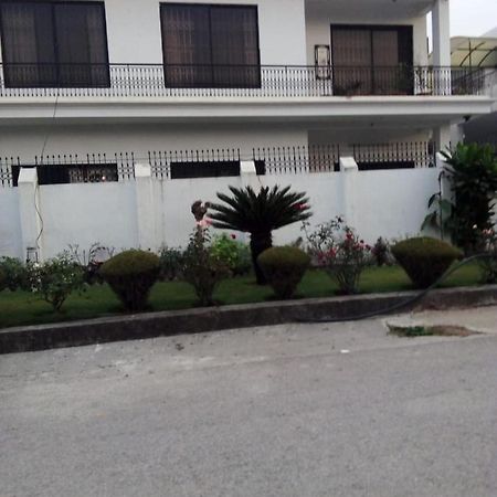 New City Lodges Guesthouse Islamabad Buitenkant foto